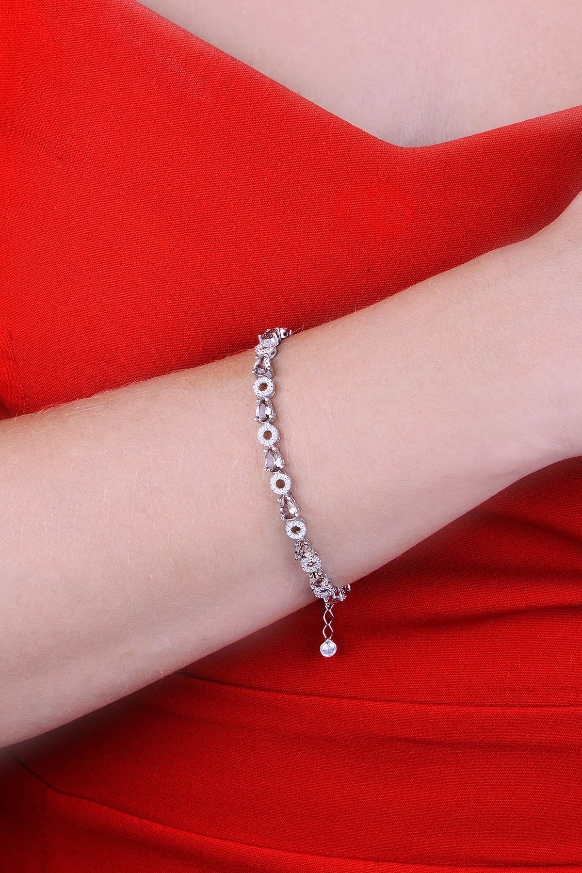 925 Ayar Gümüş Sıralı Yuvarlak Ve Damla Taşlı Bileklik