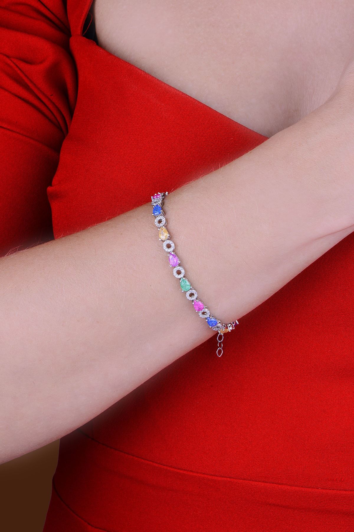 925 Ayar Gümüş Sıralı Yuvarlak Ve Damla Taşlı Bileklik