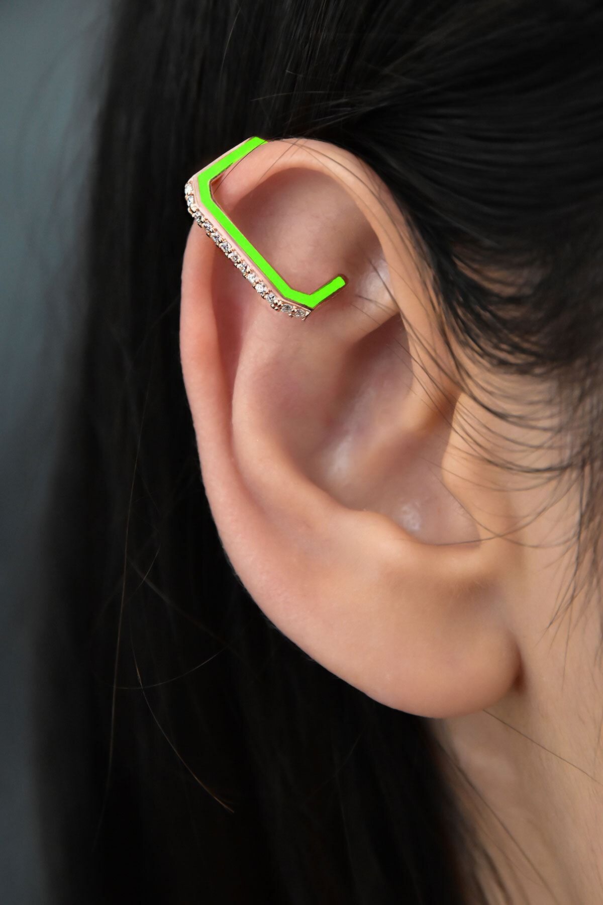 925 Ayar Gümüş Taşlı Rose Kaplama Yeşil Mineli Kıkırdak Küpe