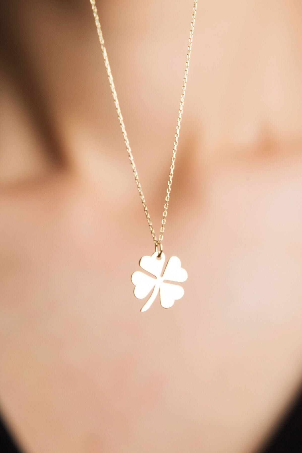 925 Ayar Gümüş Yonca Kolye