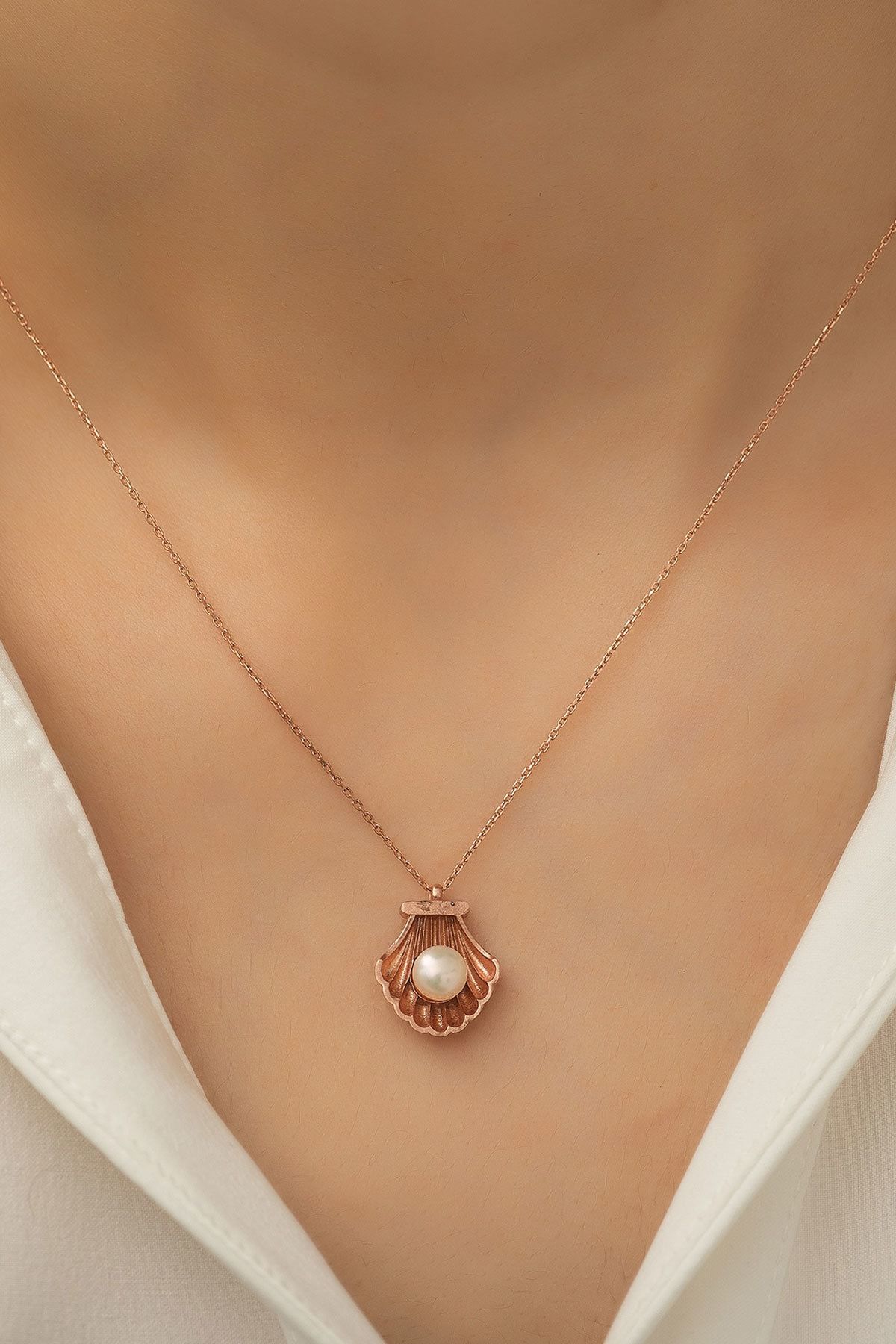 925 Ayar Inci Taşlı Deniz Kabuğu Gümüş Kolye