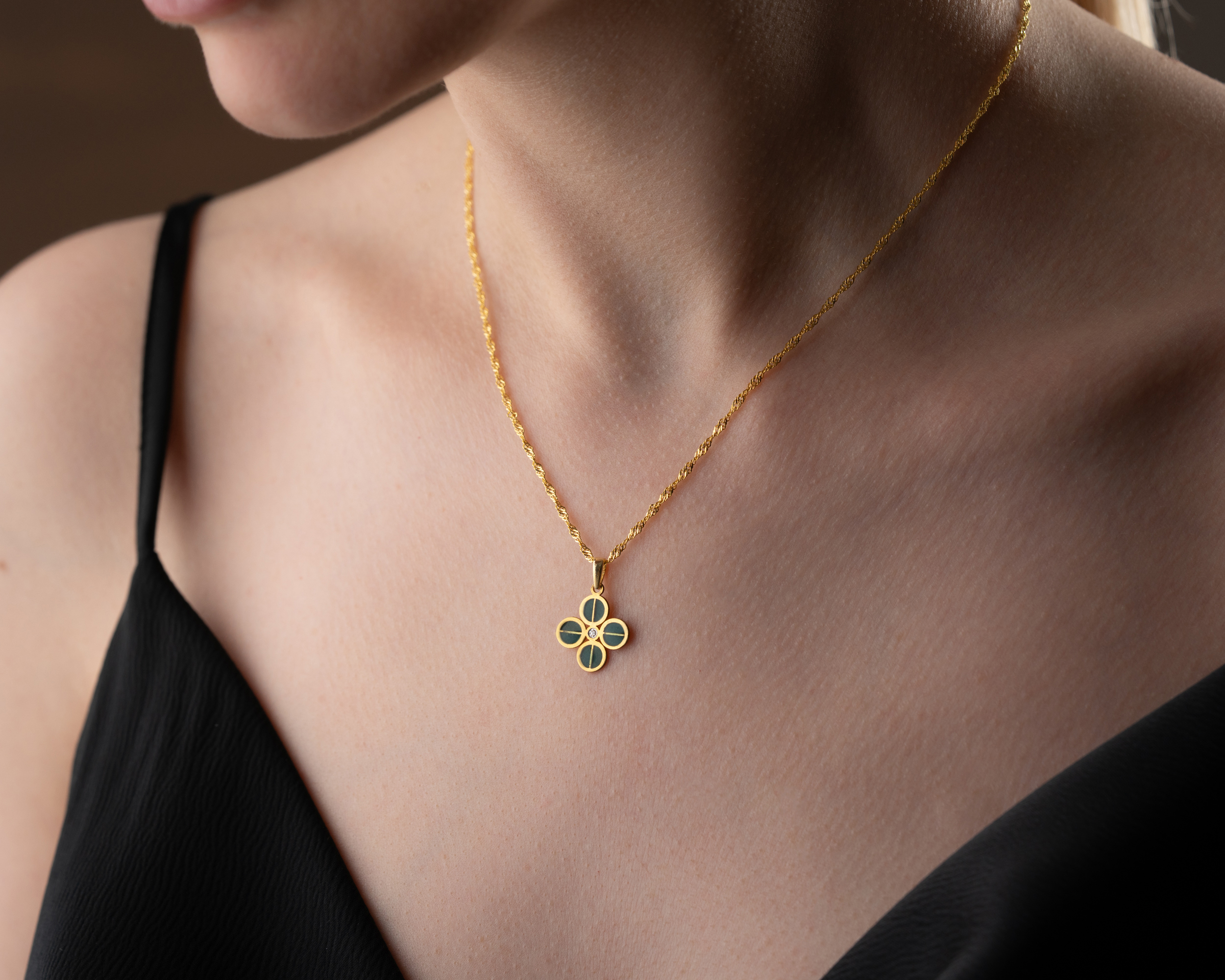 925 ayar kişiye özel pırlanta yonca kolye<rose,gold,rodaj<