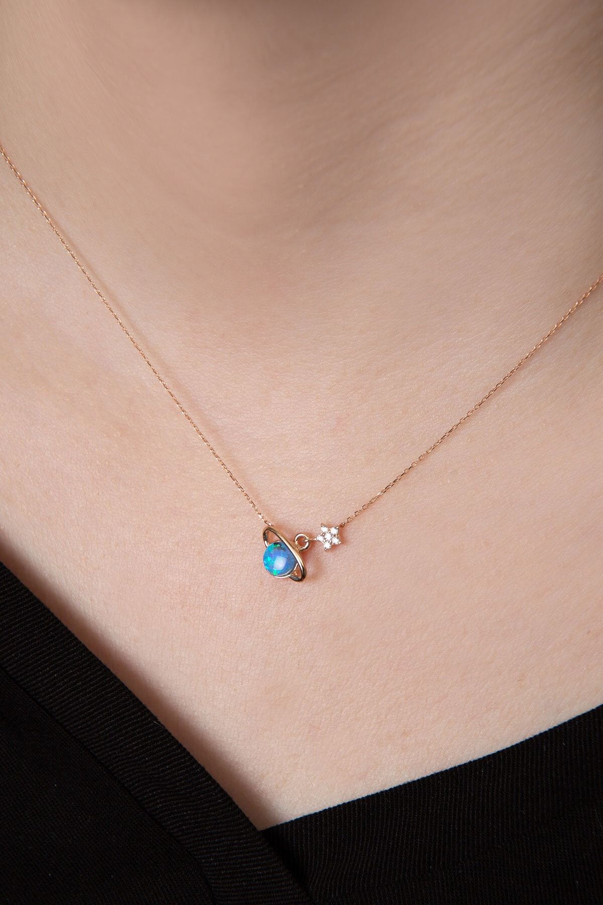 925 Ayar Opal Taşlı Gezegen Gümüş Kolye