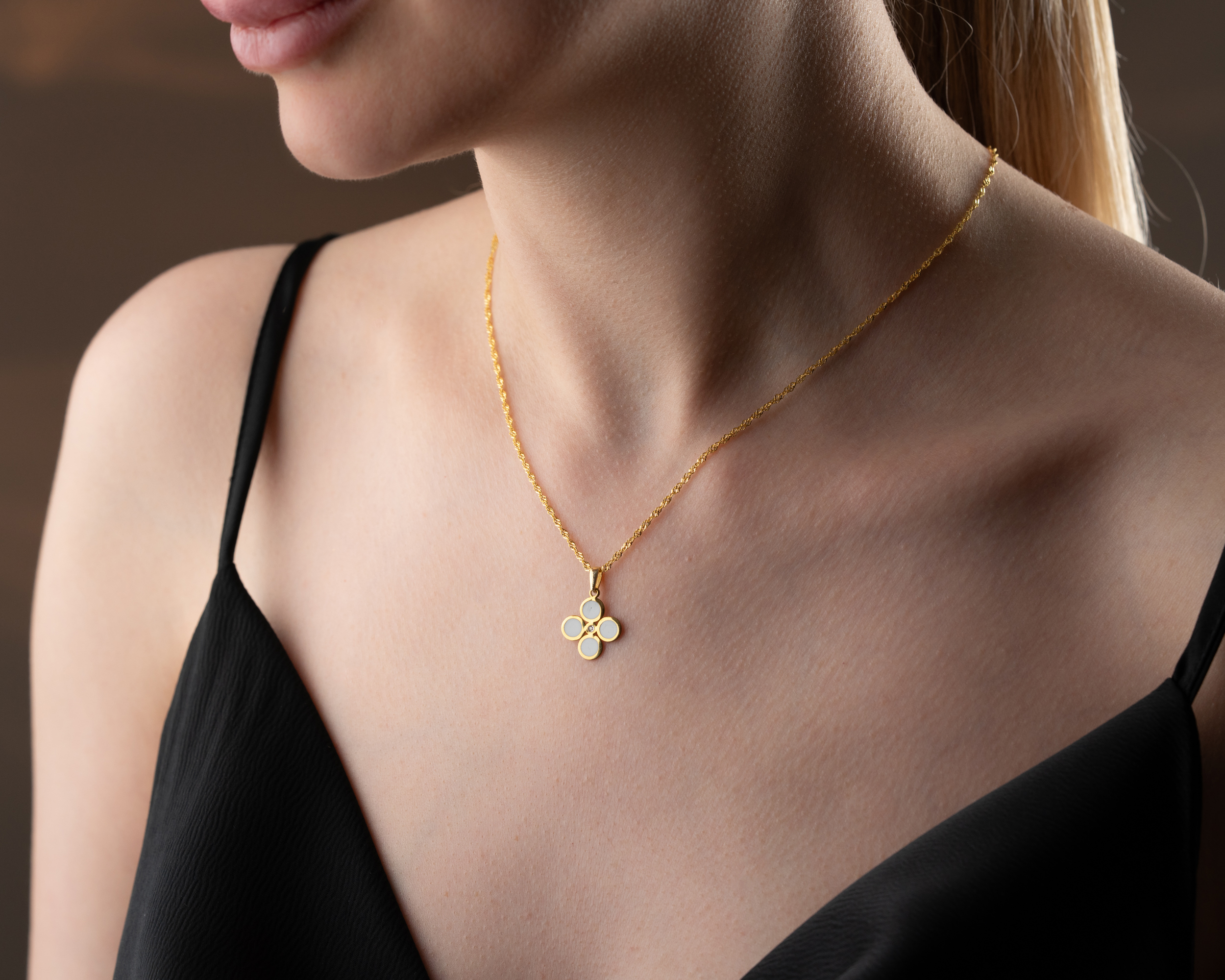 925 ayar özel pırlanta dört yapraklı beyaz yonca kolye