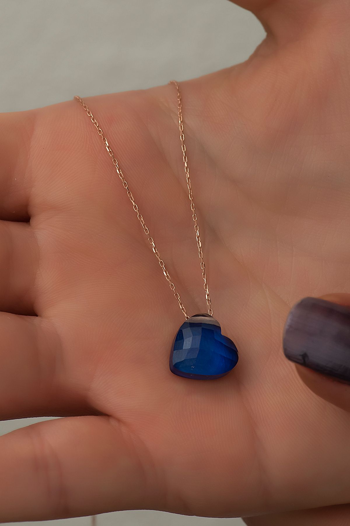 925 Ayar Renk Değiştiren Doğal Taşlı His Taşı Gümüş Kalp Kolye