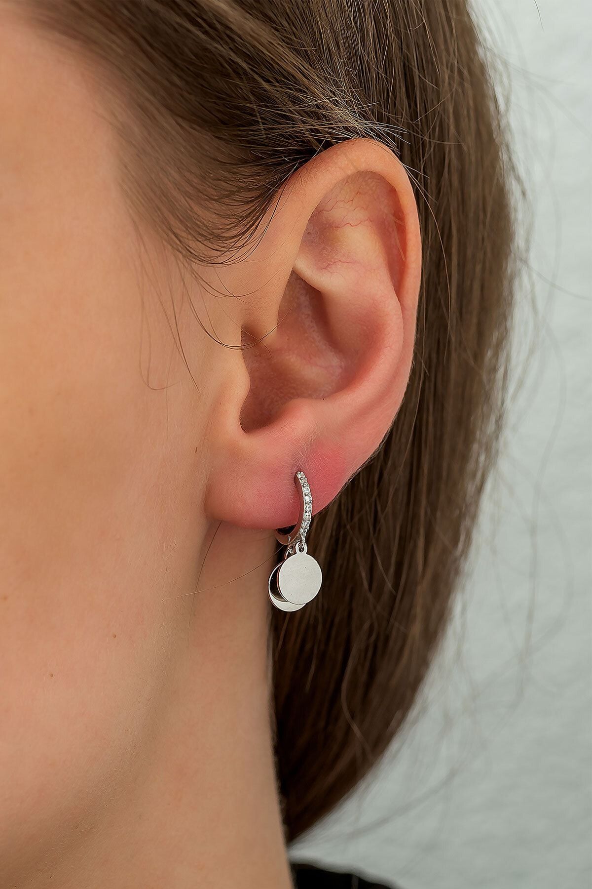 925 Ayar Rodyum Kaplama Çift Pullu Sallantılı Gümüş Küpe