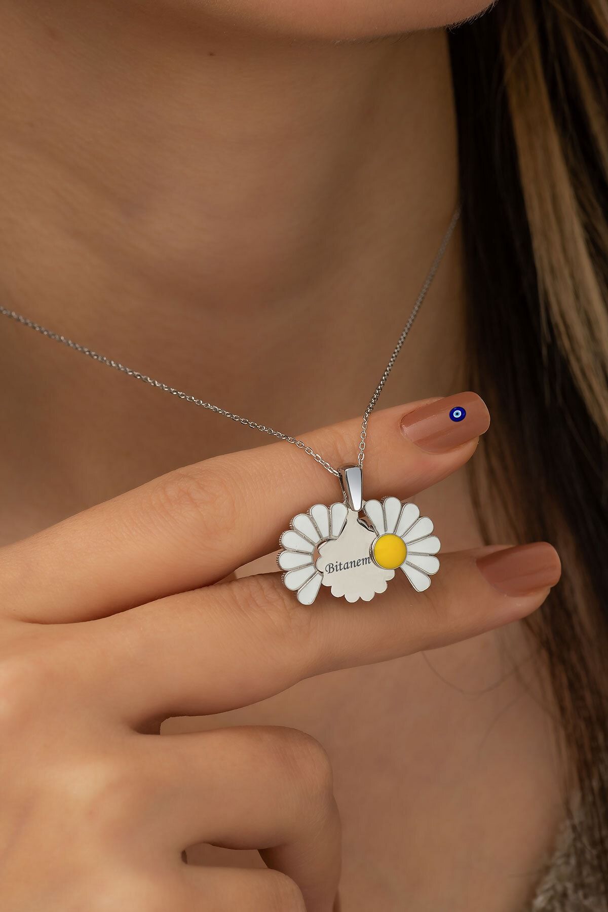 925 Ayar Rodyum Kaplama Seni Seviyorum Yazılı Açılan Papatya Gümüş Kolye