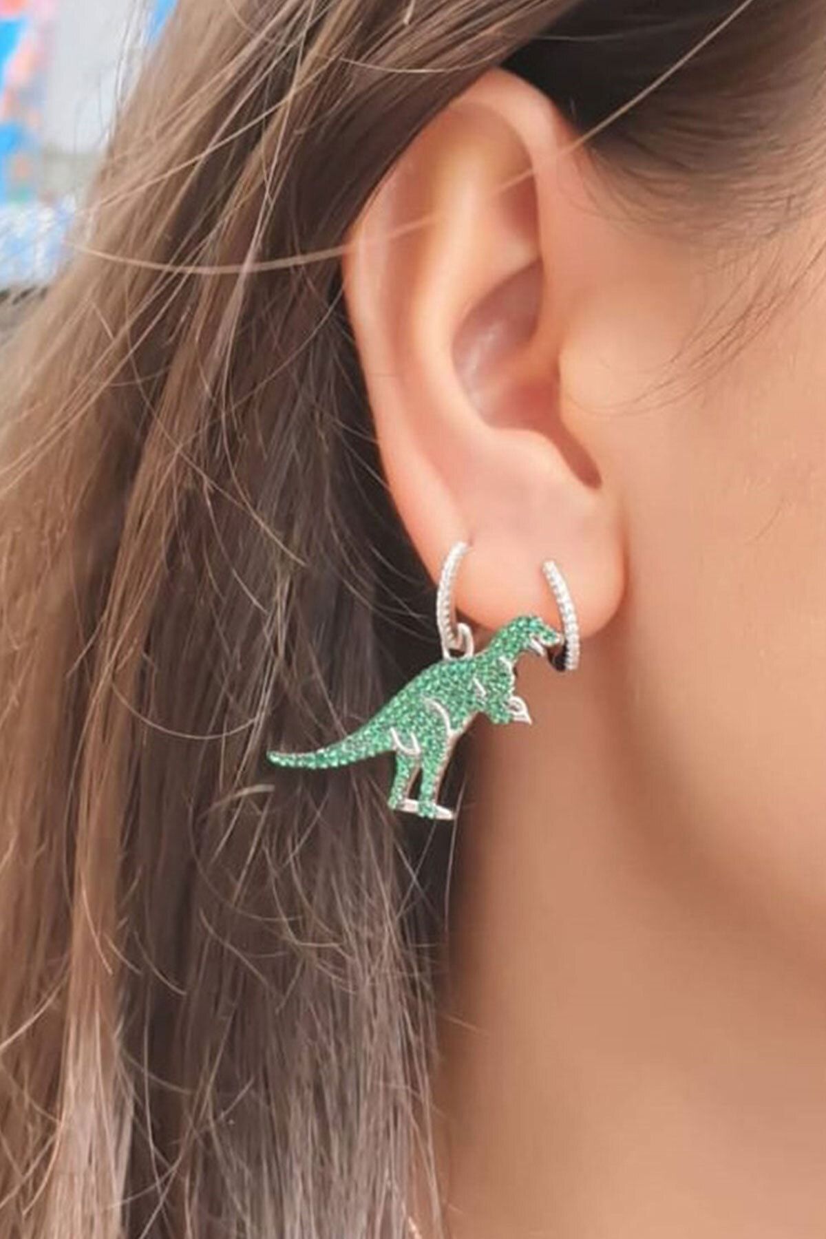 925 Ayar Rodyum Kaplama Tekli Sallantılı Italyan Dinazor Gümüş Küpe