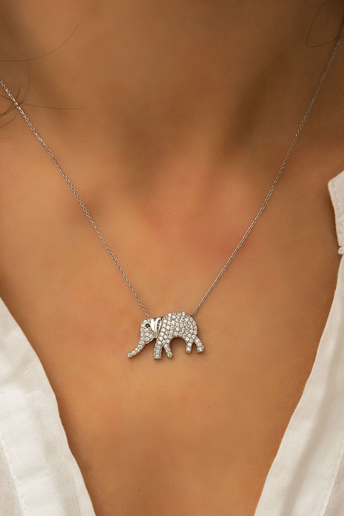 925 Ayar Rodyum Kaplama Zirkon Taşlı Gümüş Fil Kolye