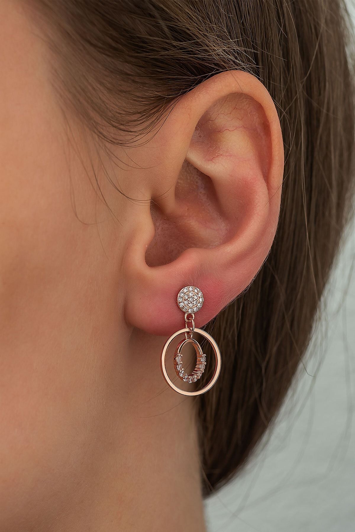 925 Ayar Rose Kaplama Çift Halka Taşlı Sallantılı Gümüş Küpe