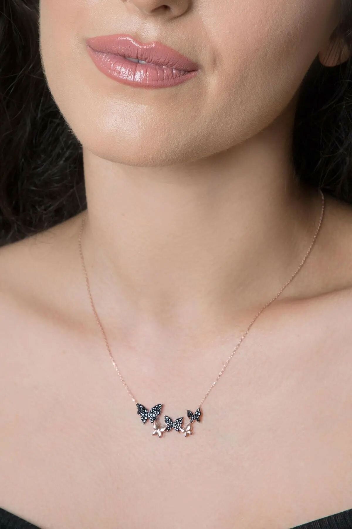 925 Ayar Siyah Taşlı Gümüş Sıralı Kelebek Kolye Rose Altın Kaplama