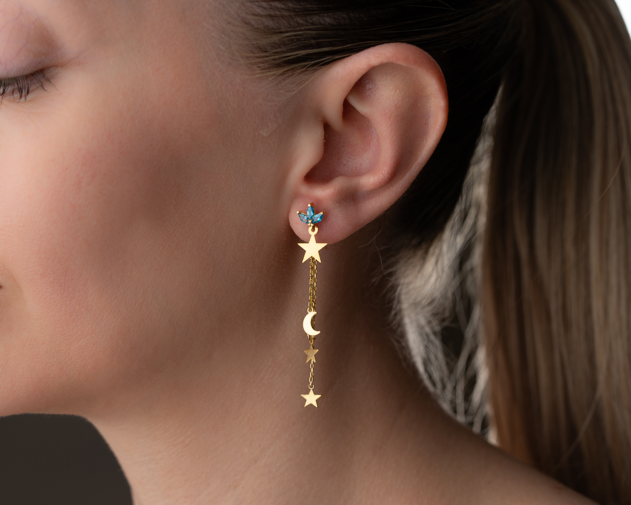 925 Ayar Yıldız Figürlü Ay Yıldız Sallantılı Doğum Taşlı Küpe