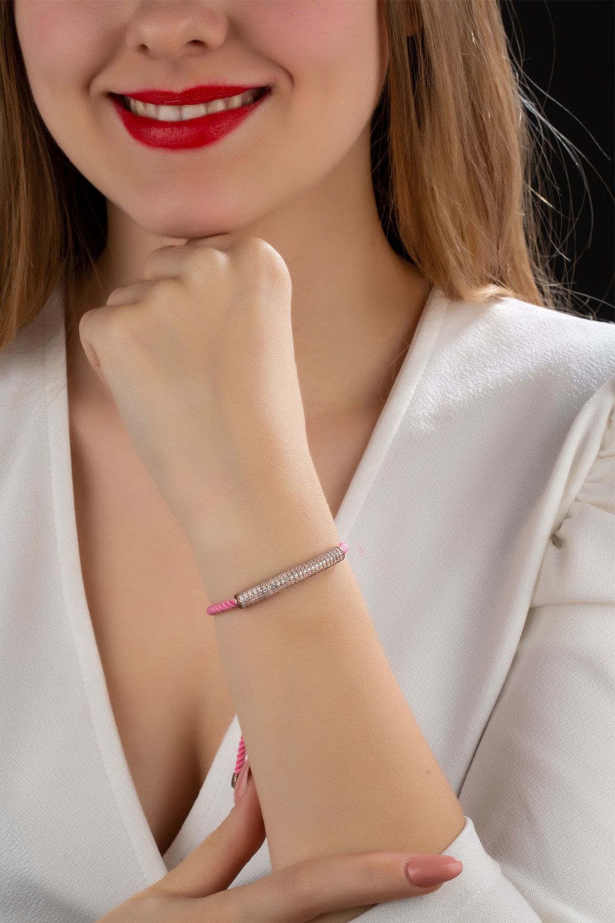 925 Ayar Zirkon Taşlı Makrome Ipli Gümüş Bileklik Uvps200144