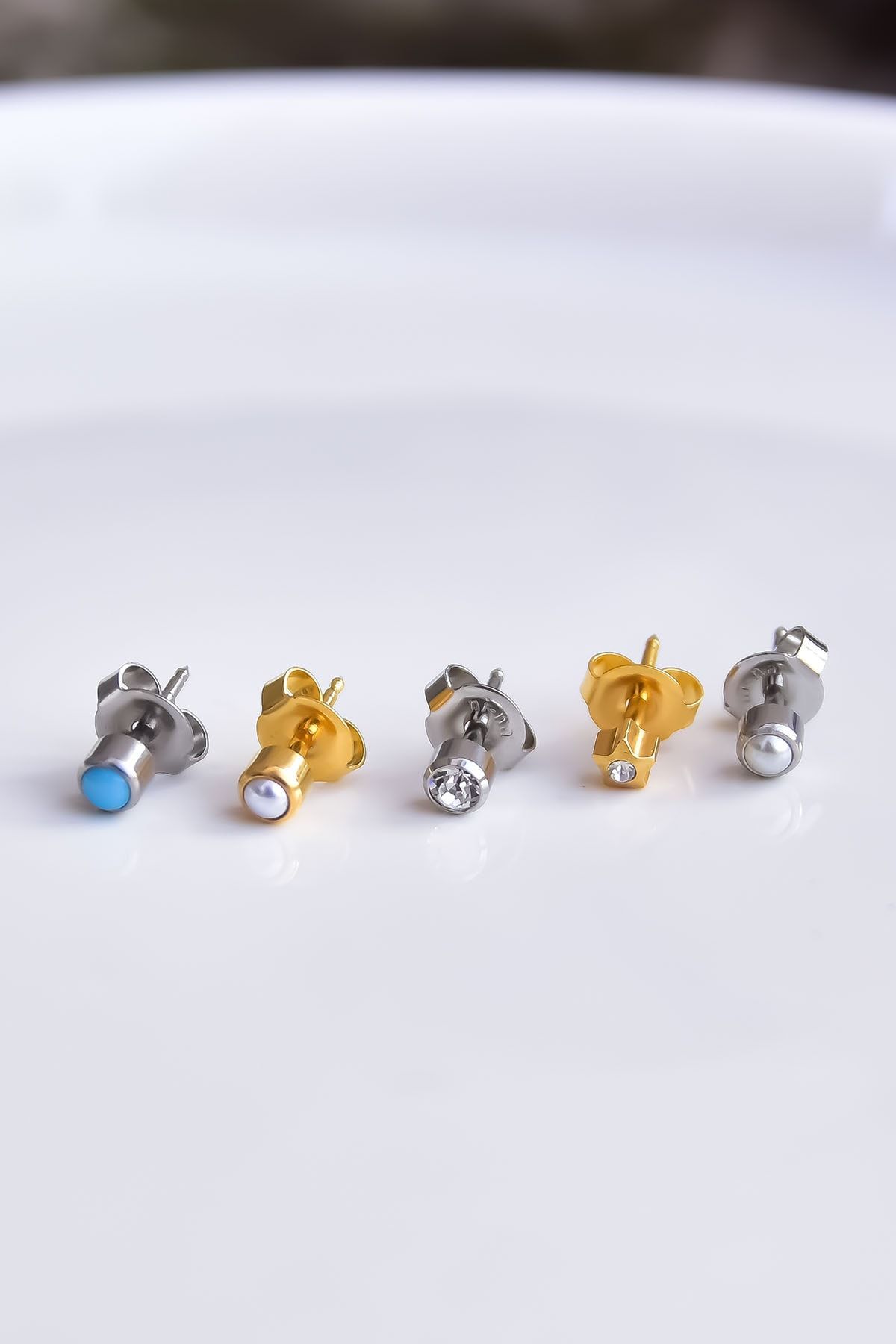 Çelik Gold-rodyum Kaplama Cerrahi Tektaş Çivili 5'li Kombin Küpe Model7