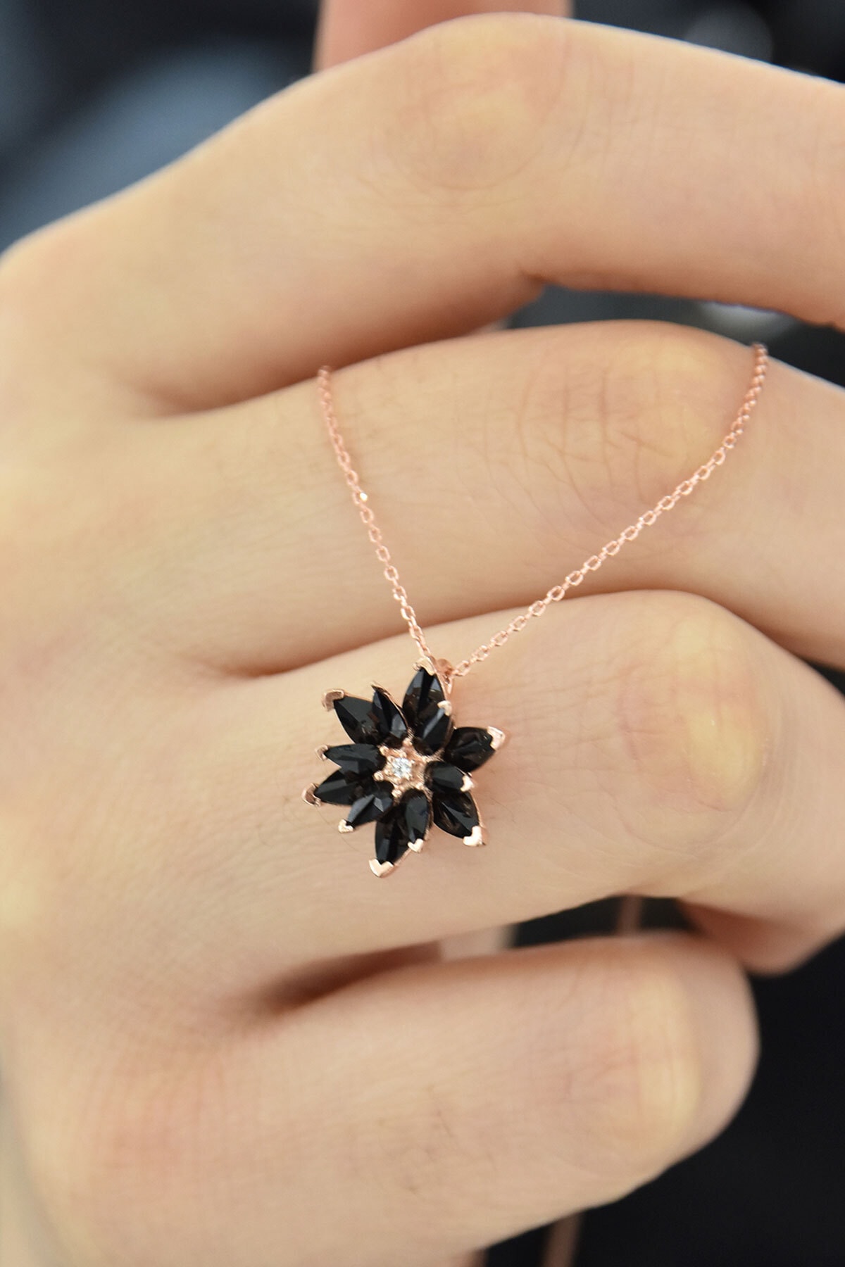 Kadın 925 Ayar Gümüş Rose Kaplama Siyah Lotus Kolye