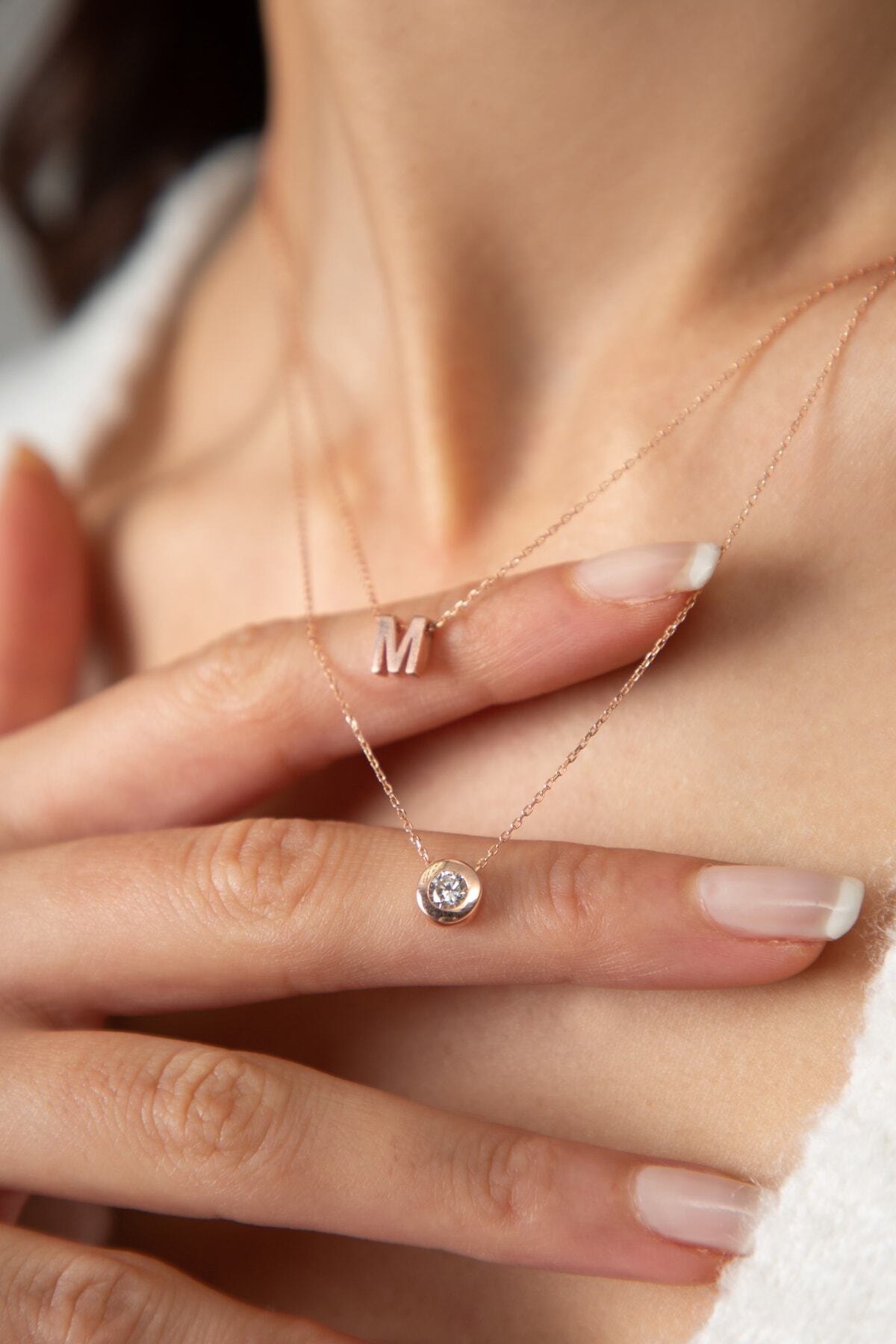 Kadın Asansörlü Harf Model 925 Ayar Gümüş Kolye