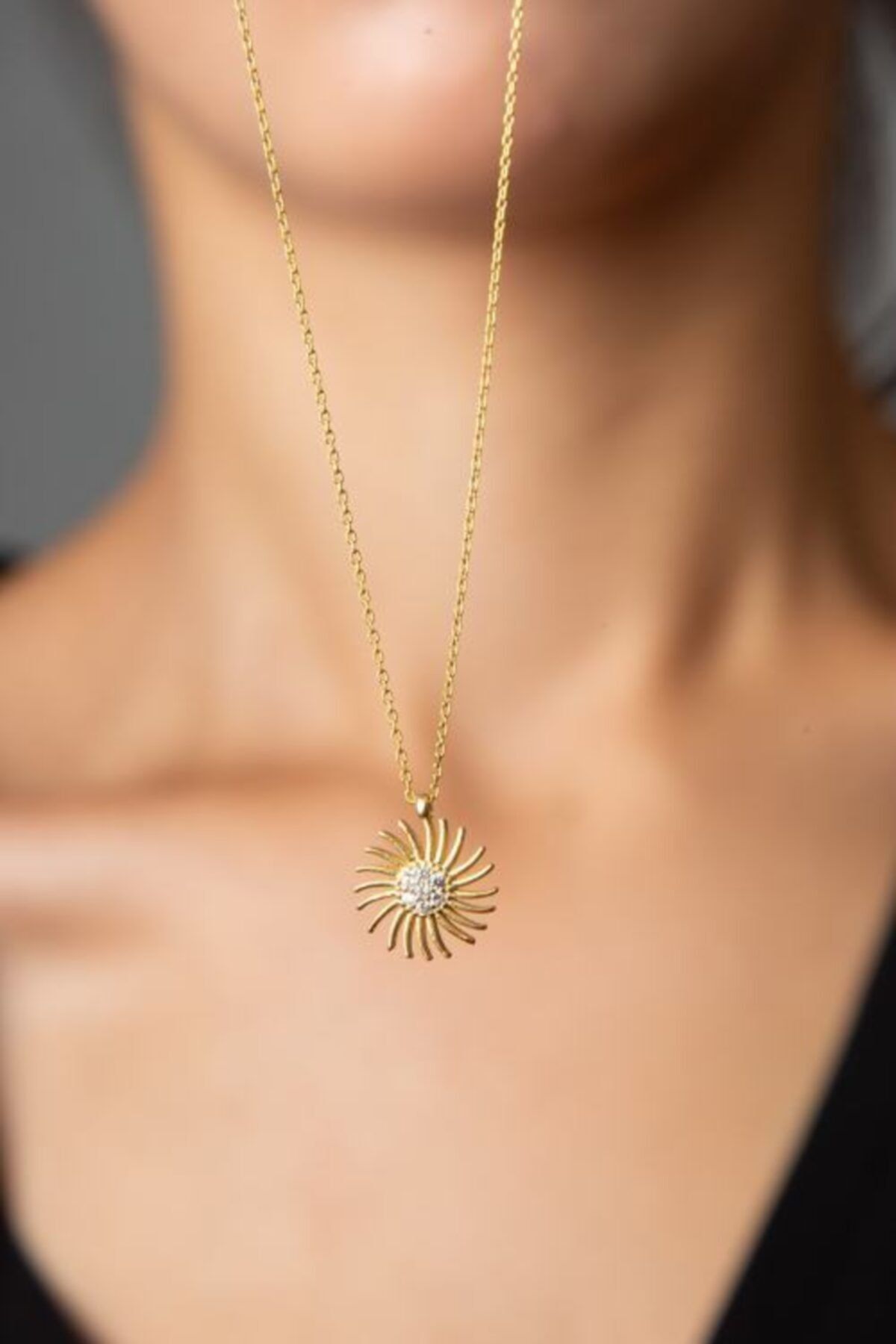 Kadın Güneş Model 925 Ayar Gümüş Kolye