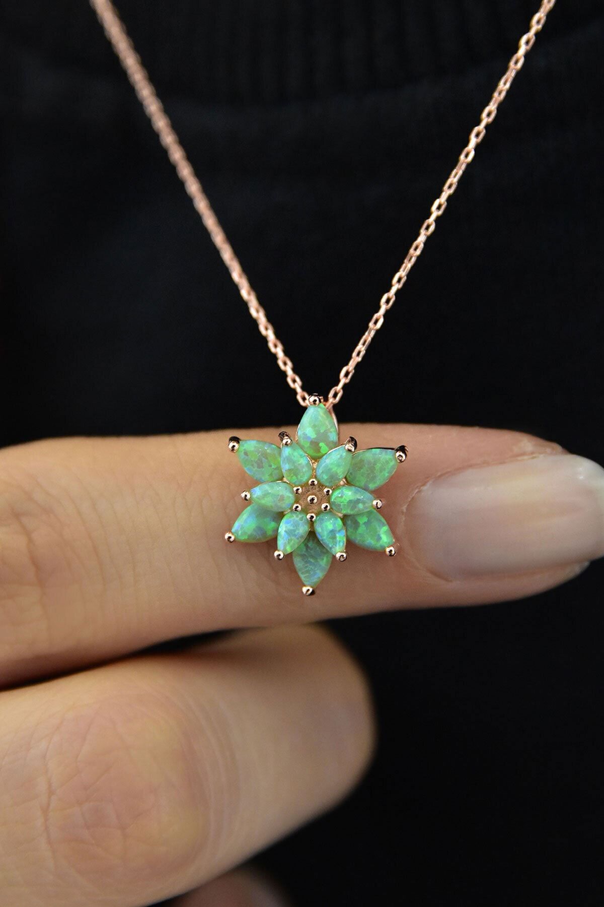 Kadın Yeşil Opal Taşlı Lotus Gümüş Kolye