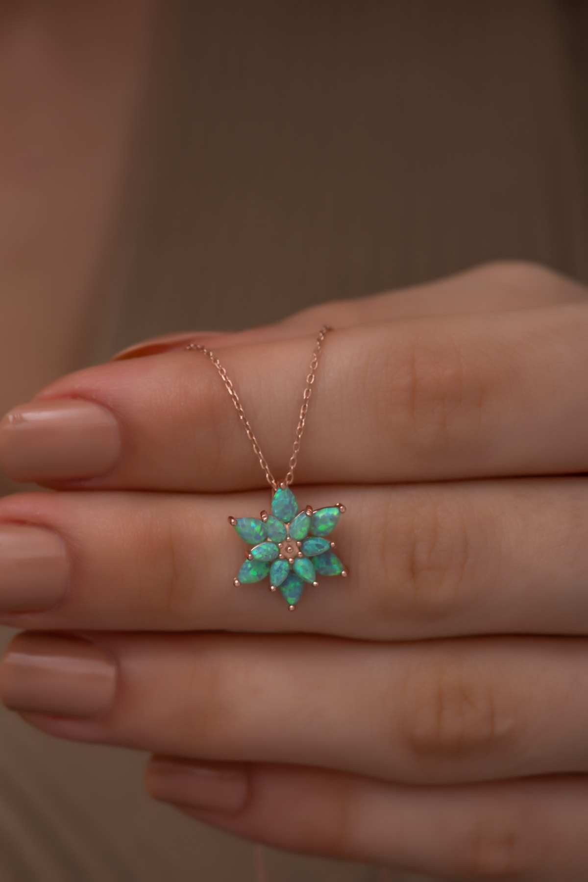 Kadın Yeşil Opal Taşlı Lotus Gümüş Kolye