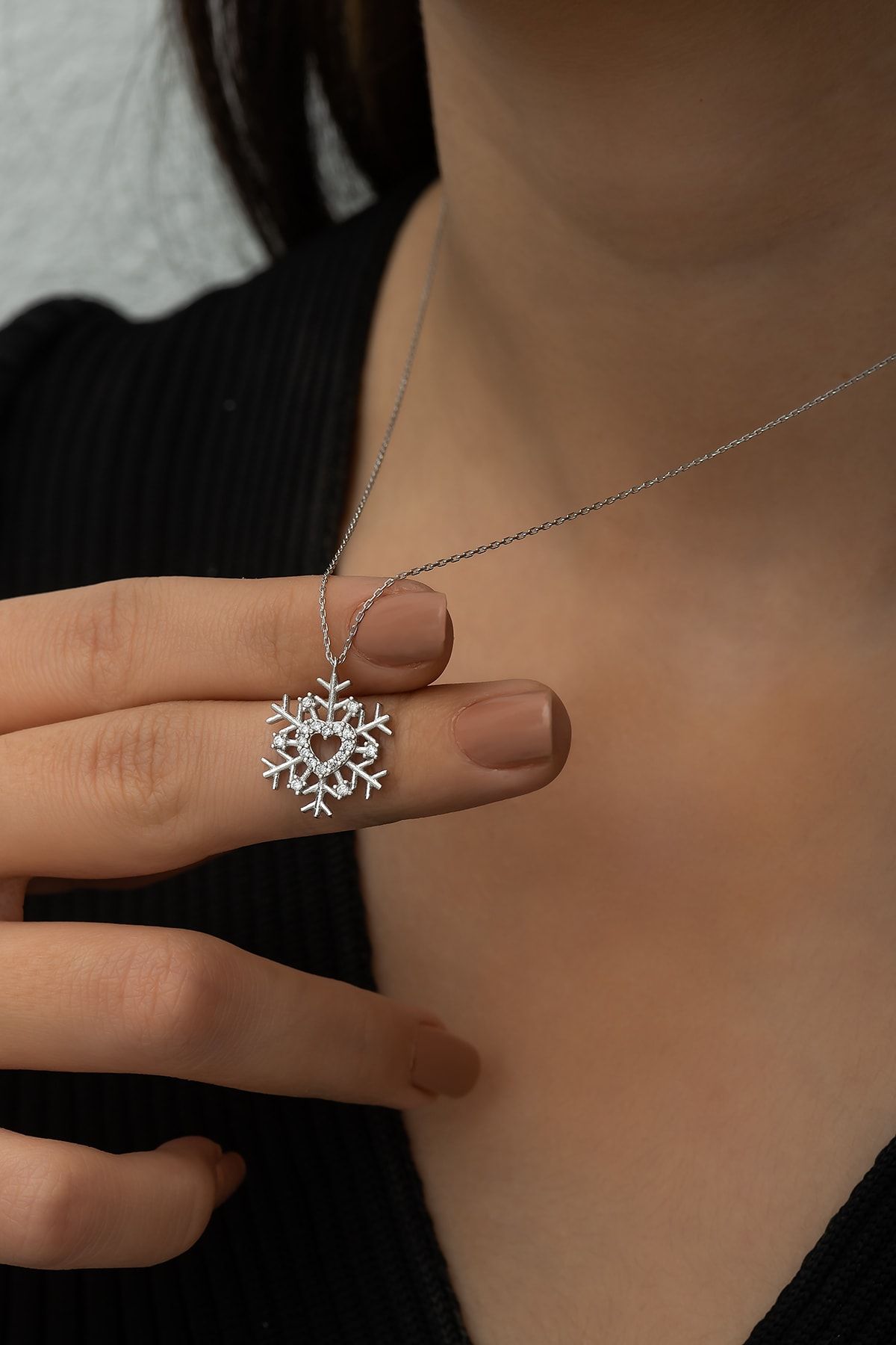 Kalpli Kartanesi Kolye Nano Zirkon Taşlı Rodyum Kaplama 925 Ayar Gümüş, Uvps100498