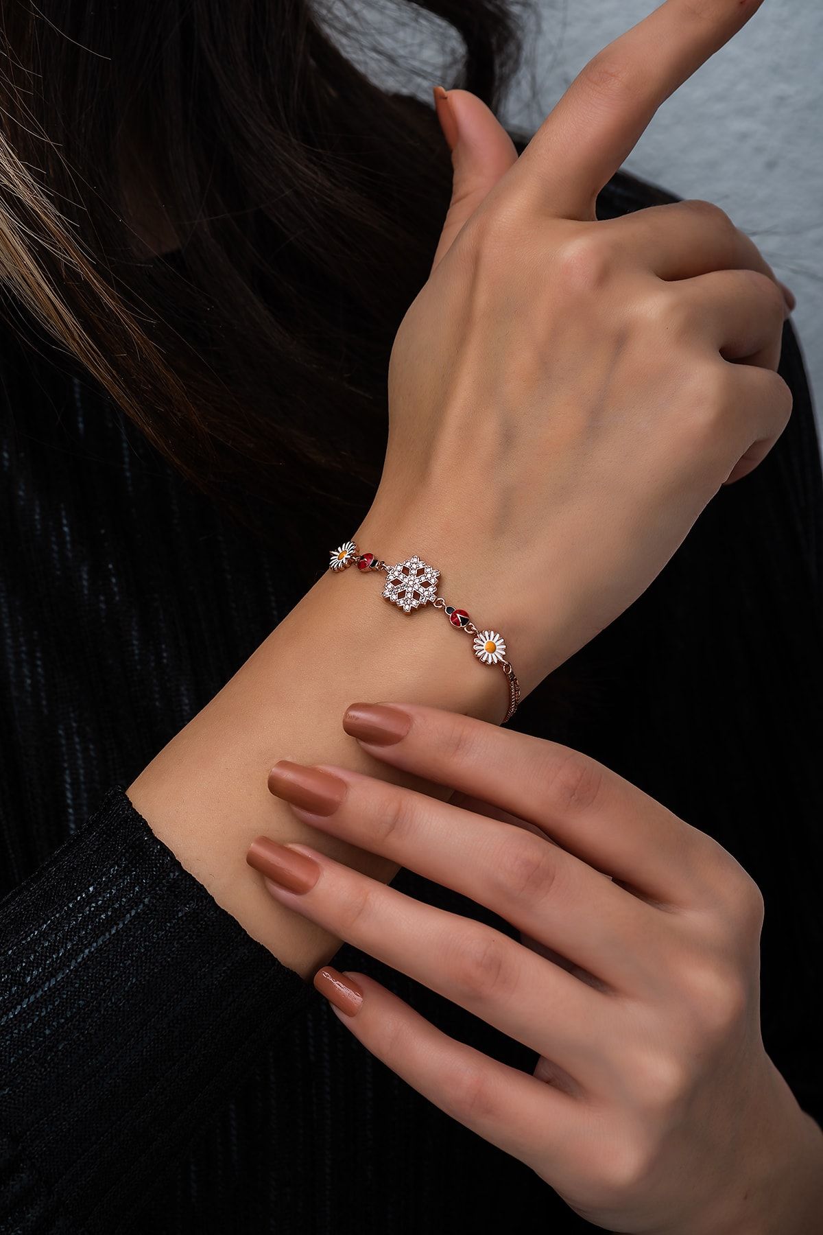 Kartanesi Papatya Uğur Böceği Renkli Mineli Rose Gold Kaplama 925 Ayar Gümüş Bileklik - Uvps200154