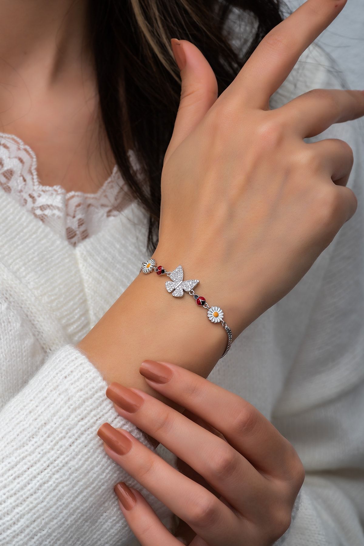 Kelebek Papatya Uğur Böceği Renkli Mineli Rodyum Kaplama 925 Ayar Gümüş Bileklik - Uvps200153