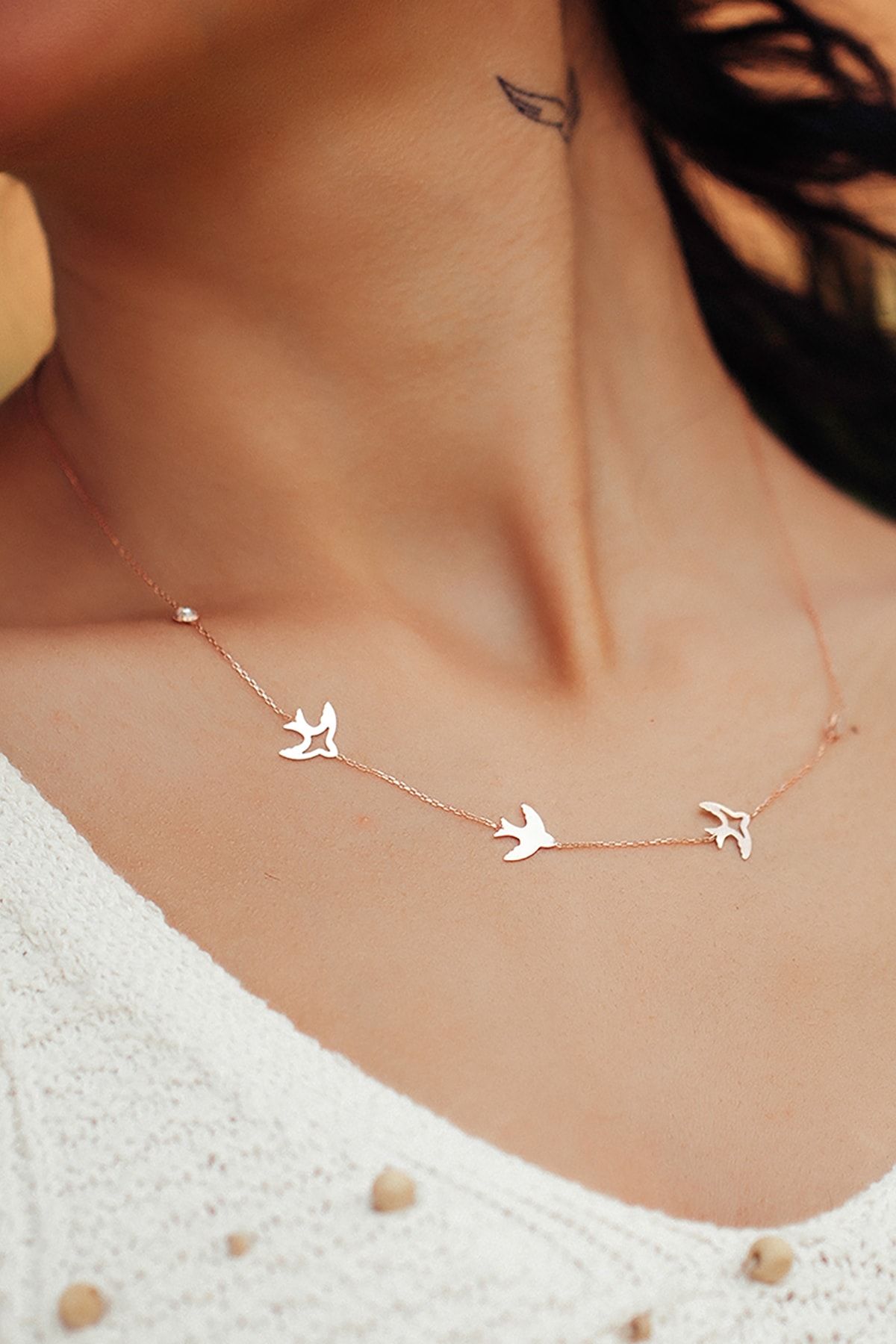 Kirlangıç Dansı Kolye. Rose Altın Kaplama Nano Zirkon Taşlı Üç Kırlangıç Figürlü Gümüş Kolye