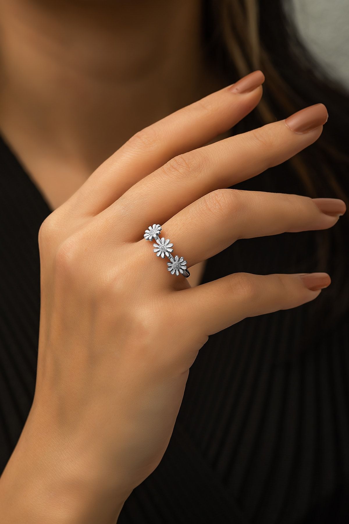 Papatya Ahengi Üç Sıra Yüzük Rodyum Kaplama 925 Ayar Gümüş - Uvps400040