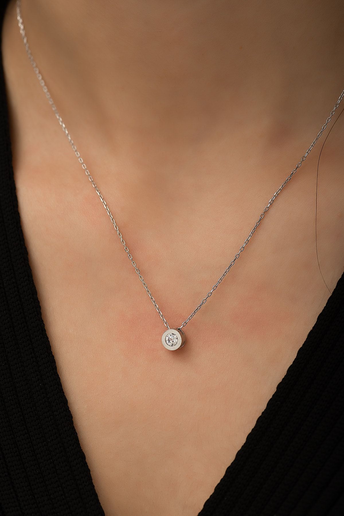 Swarovski Tektaş Kolye Rodyum Kaplama 925 Ayar Gümüş