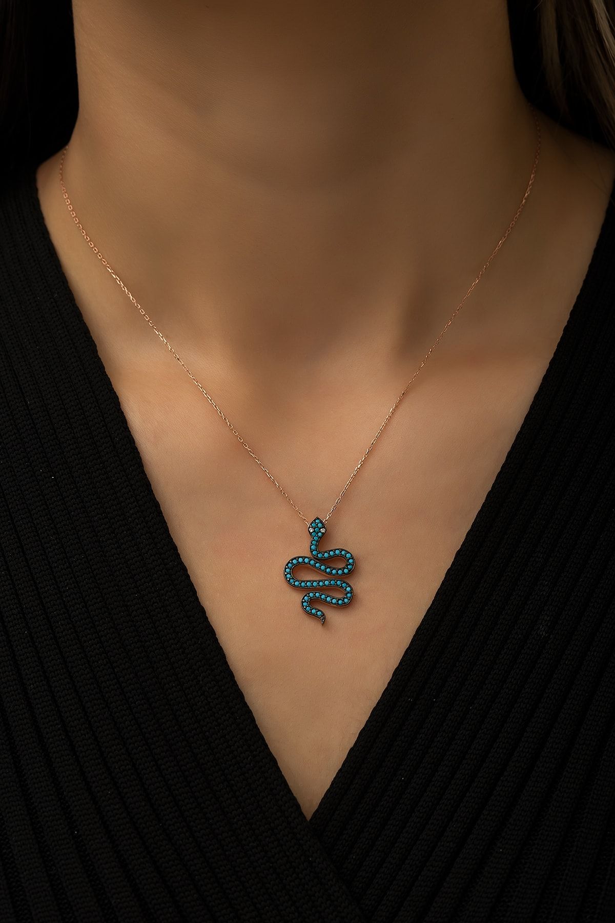 Yılan Kolye Firuze Taşlı Rose Gold Kaplama 925 Ayar Gümüş Kolye